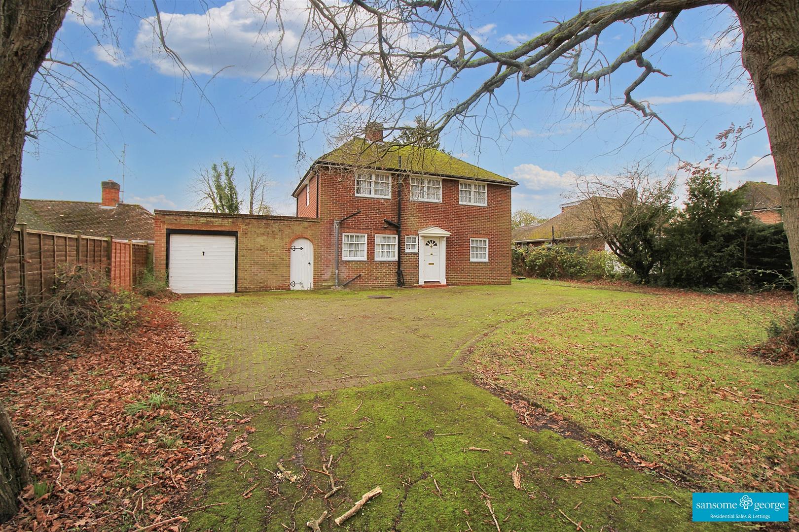 3 bed property in Halls Road, Reading